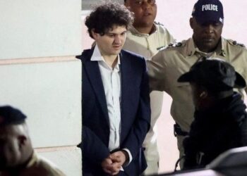 Sam Bankman-Fried y podría enfrentar hasta 155 años de cárcel